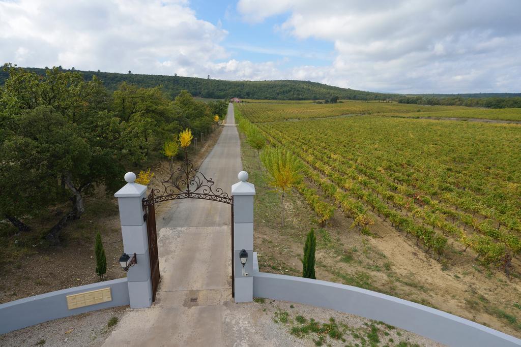 Les Terres De Saint Hilaire Bed & Breakfast Ollières Oda fotoğraf
