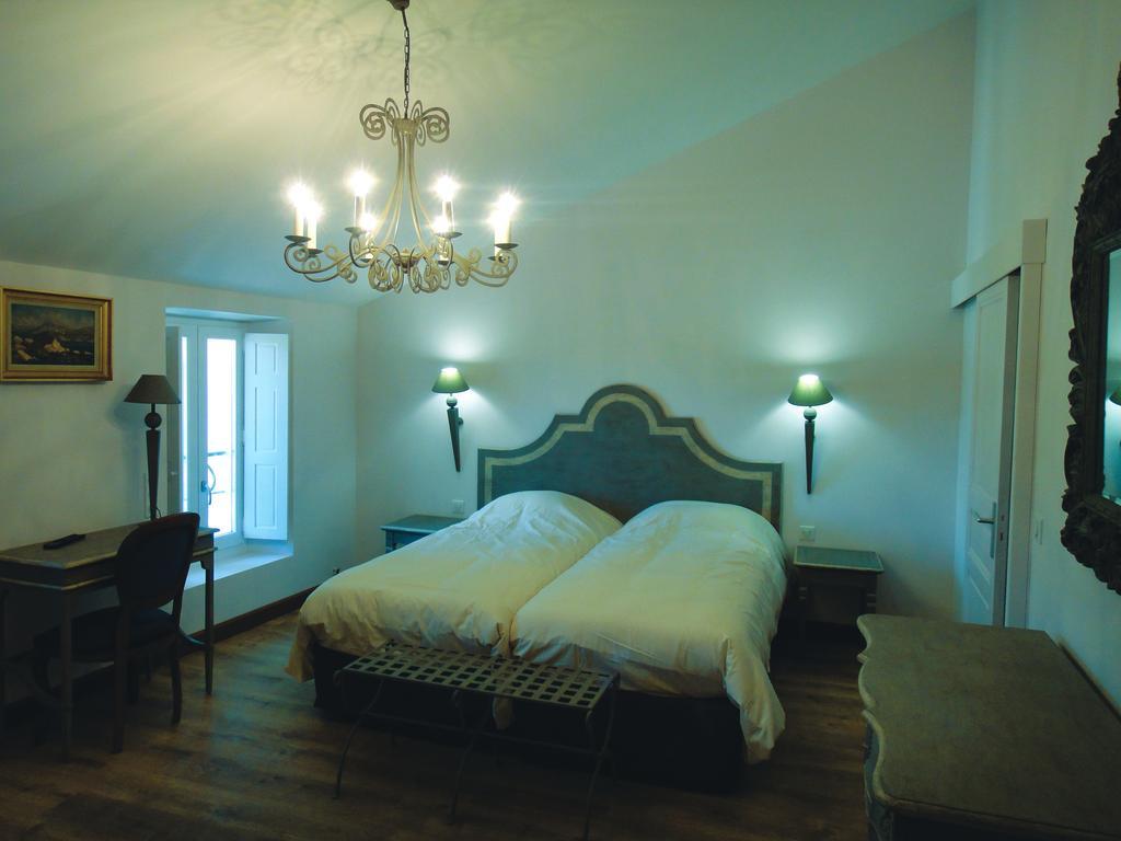 Les Terres De Saint Hilaire Bed & Breakfast Ollières Dış mekan fotoğraf
